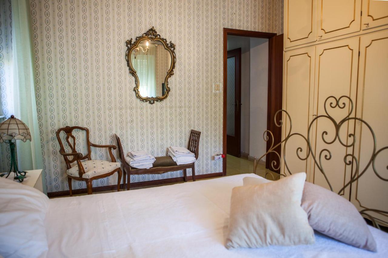 Un Tuffo Nella Baia Di Capomulini Bed & Breakfast อาชิเรอาเล ภายนอก รูปภาพ