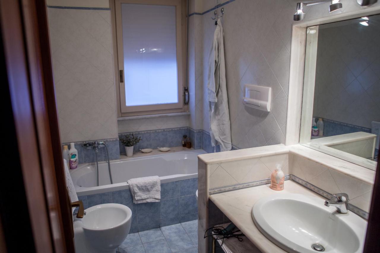 Un Tuffo Nella Baia Di Capomulini Bed & Breakfast อาชิเรอาเล ภายนอก รูปภาพ