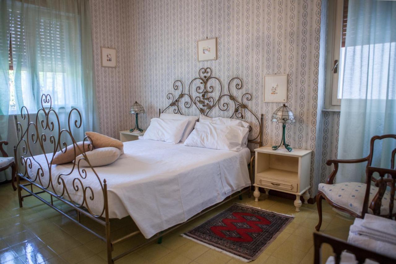 Un Tuffo Nella Baia Di Capomulini Bed & Breakfast อาชิเรอาเล ภายนอก รูปภาพ