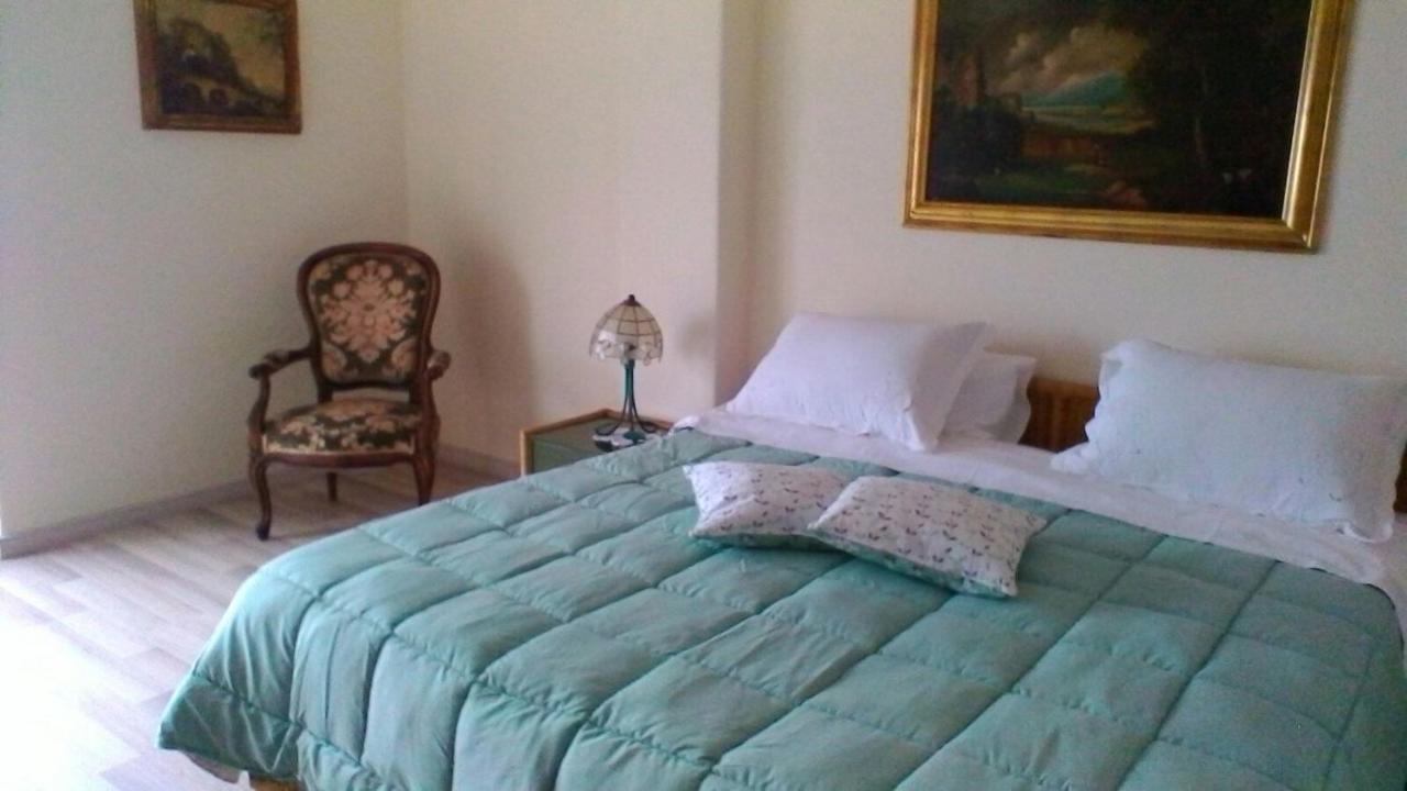 Un Tuffo Nella Baia Di Capomulini Bed & Breakfast อาชิเรอาเล ภายนอก รูปภาพ